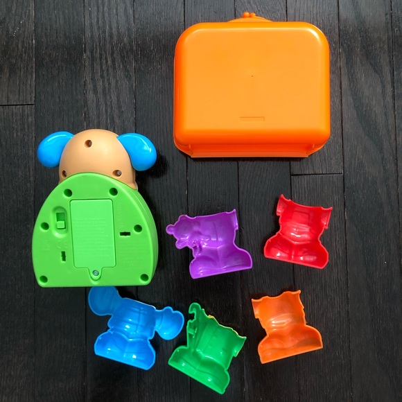 Fisher Price  Laugh And Learn Dress and Go Puppy - Picture 2 of 3